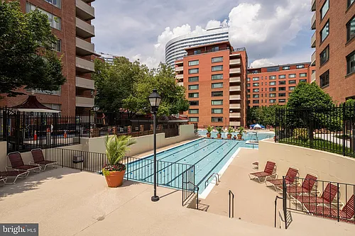 1111 Arlington Blvd Photo 1