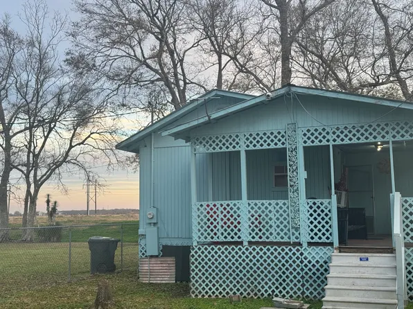 121 Jolivette St, Cypremort Pt, LA 70538