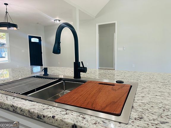 5th image of 119 F Ave