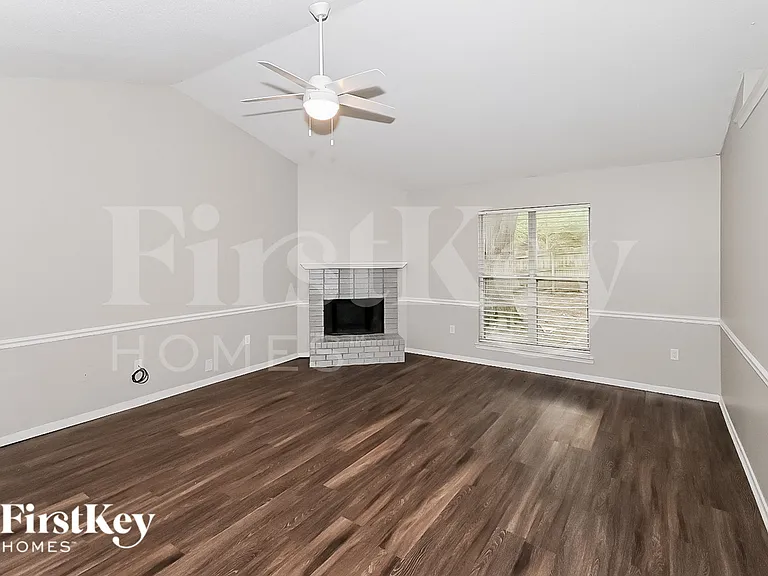 6495 Westbury Ave — Photo 5