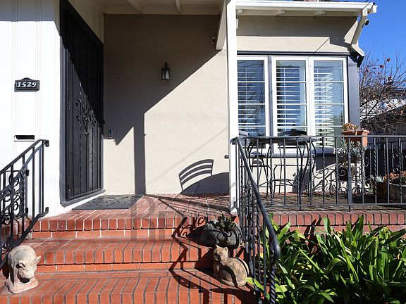 2nd image of 1529 Glen Dr