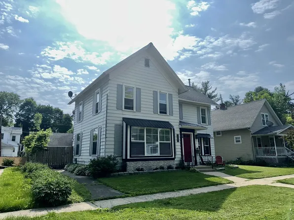 408 S Main St, Mount Carroll, IL 61053