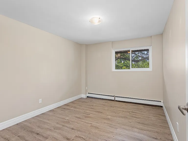 111 Amherst Dr — Photo 7