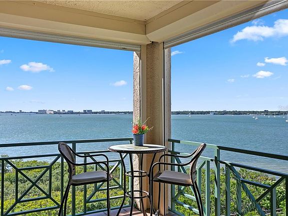 3rd image of 4737 Dolphin Cay Ln S APT 509
