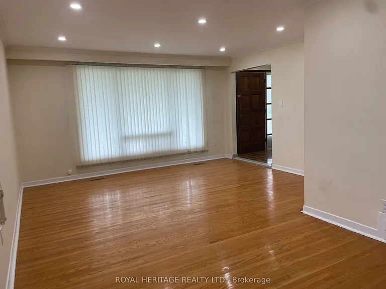 281 Driftwood Ave #MAIN FLOOR — Photo 5