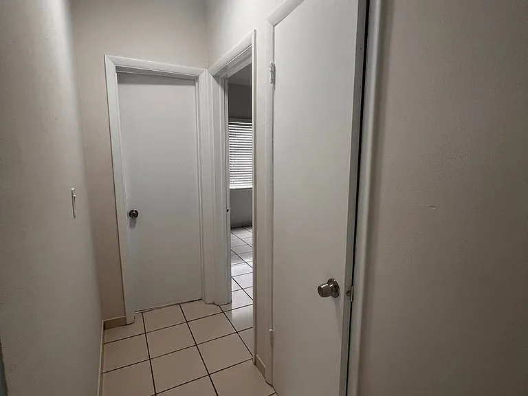 1410 SW 37th Ave — Photo 16