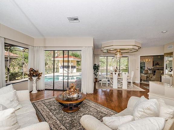 4th image of 2703 Saddlewood Ln