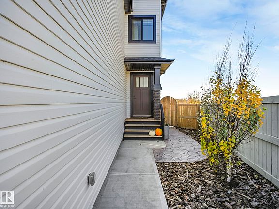 4th image of 6613 62nd Ave