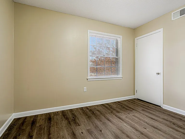 Sherwood Flats — Photo 27