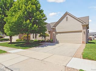 45385 Delmar Dr, Macomb, MI 48044