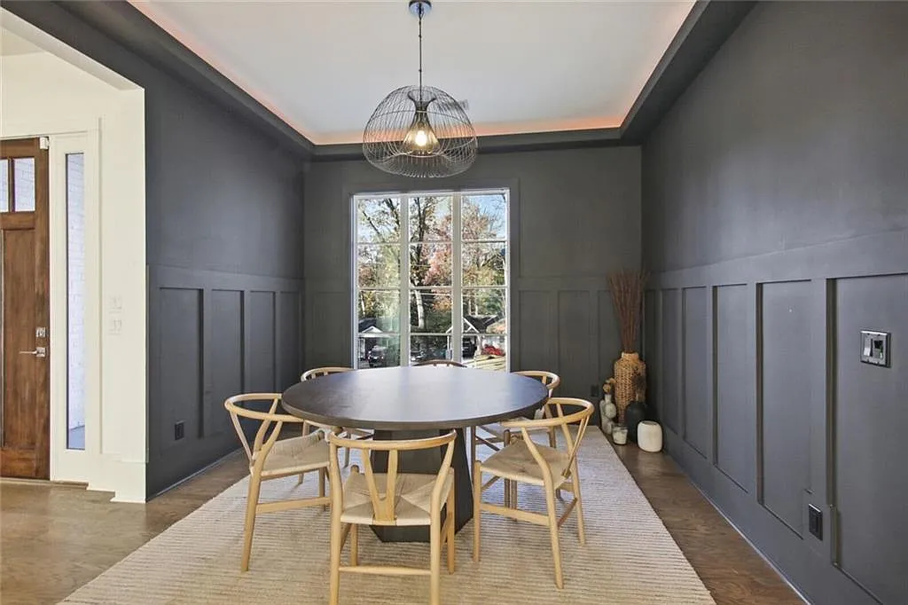 6 bed, 5.0 bath, 3924 sqft, $13,500 — Photo 3