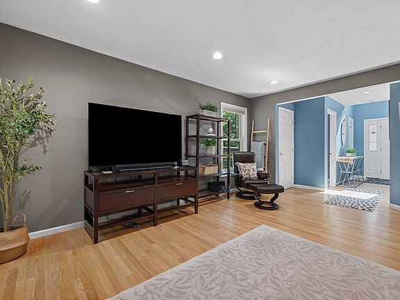 4th image of 17 Rock Ave