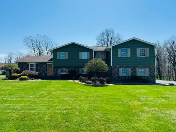 258 McCombs Cir, New Castle, PA 16101