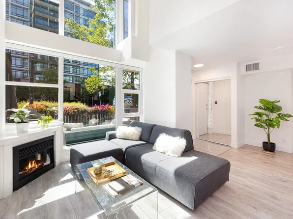 168 Esplanade Ave E, North Vancouver, BC V7L 4X8