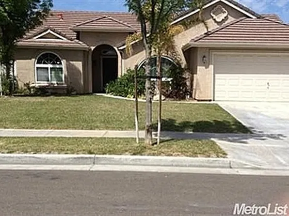 1412 Chamberlain Ave, Los Banos, CA 93635