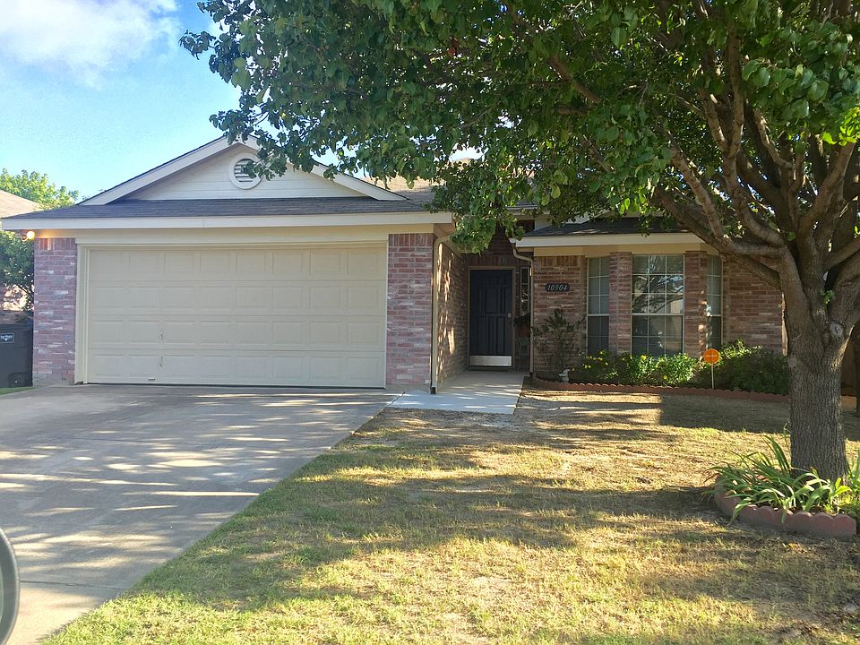 1st image of 10904 Deauville Cir S