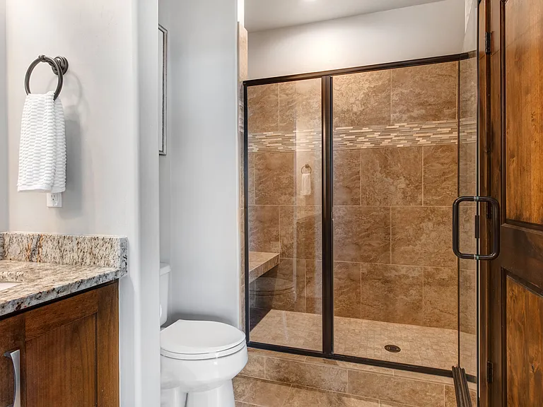 1051 W Abigail Dr — Photo 7
