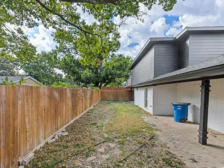15655 Regal Hill Cir — Photo 27