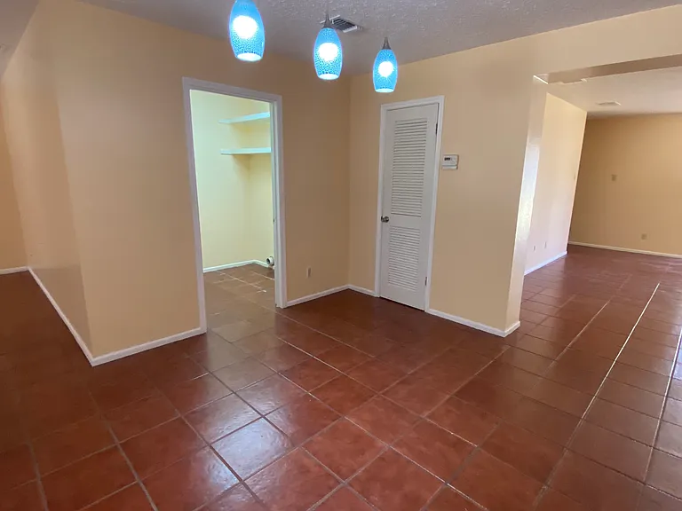 1801 Denmark Ln — Photo 14