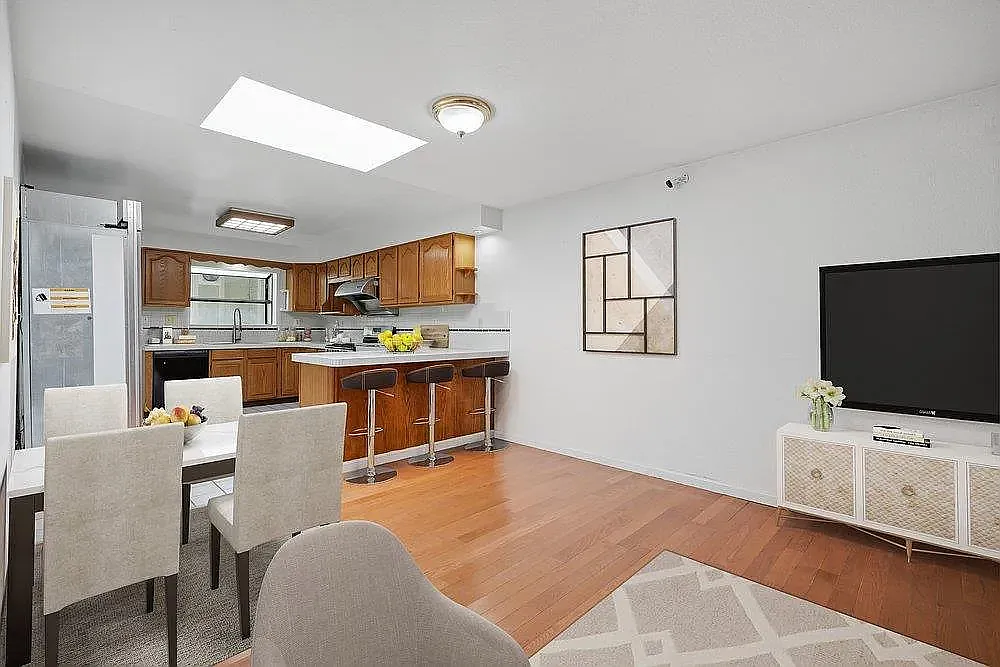 3 bed, 1318 sqft, $5,250 — Photo 4
