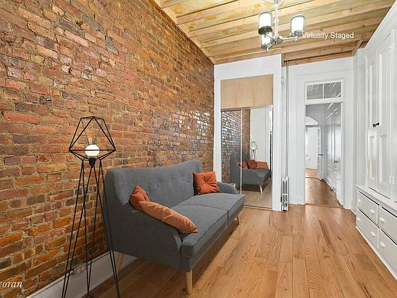 4th image of 242 Kingsland Ave