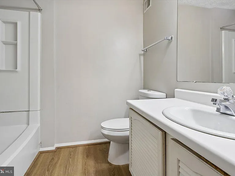 5913 Spruce Run Ct — Photo 18