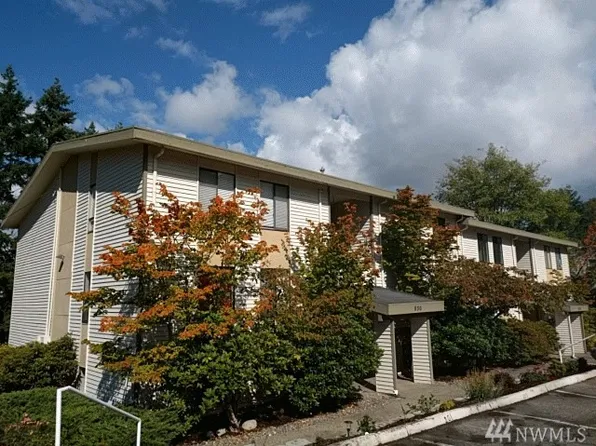624 Kirkland Way APT 3, Kirkland, WA 98033