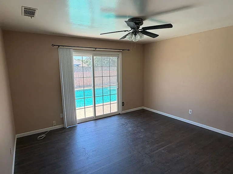 1335 W Evergreen Ct — Photo 15