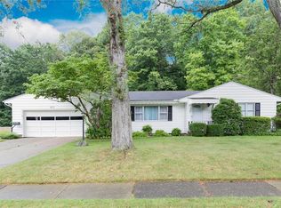 412 Mowbray Rd, Akron, OH 44333