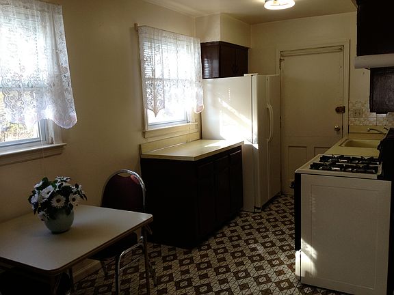 4th image of 304 Swinton Ave