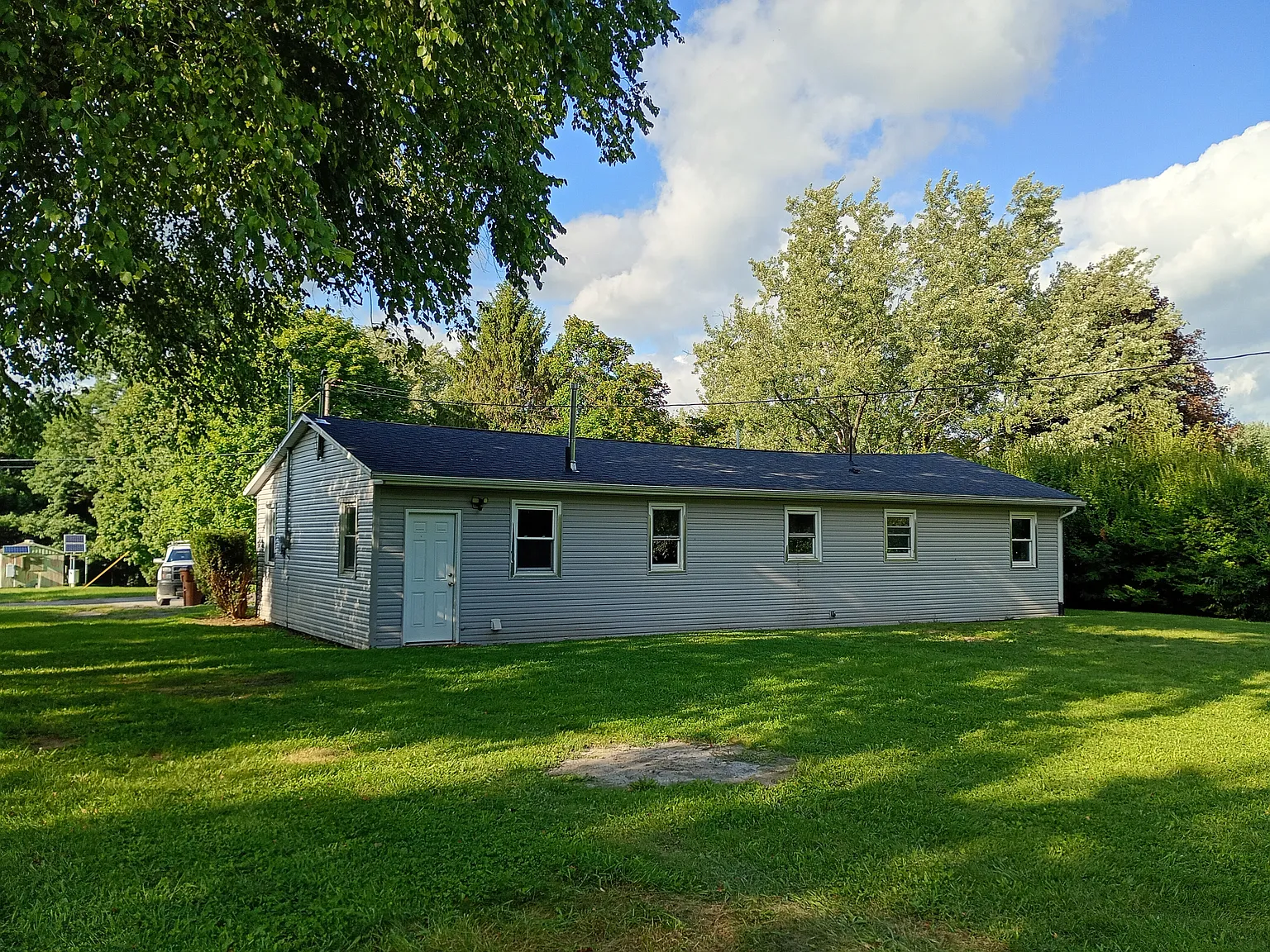 1161 River Dr — Photo 4