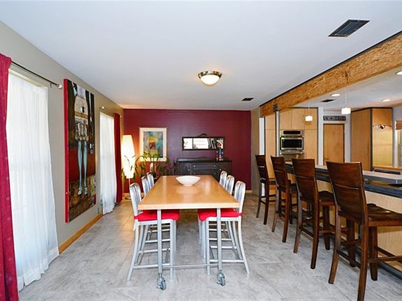 2nd image of 2261 Dupont Dr