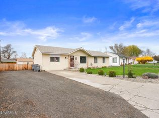 180 Suntides Blvd, Yakima, WA 98908