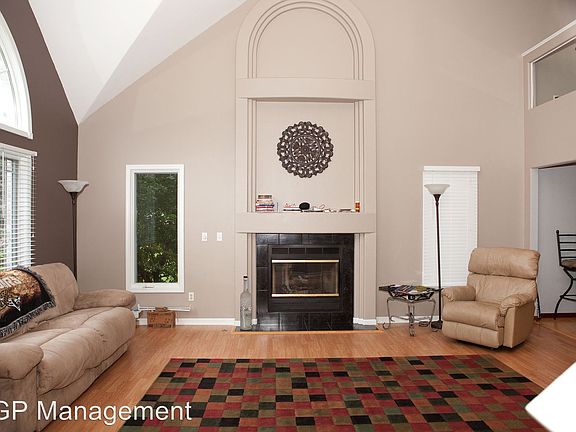 3rd image of 8220 Waterford Dr