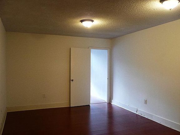 5th image of 17560 Atlantic Blvd APT 107