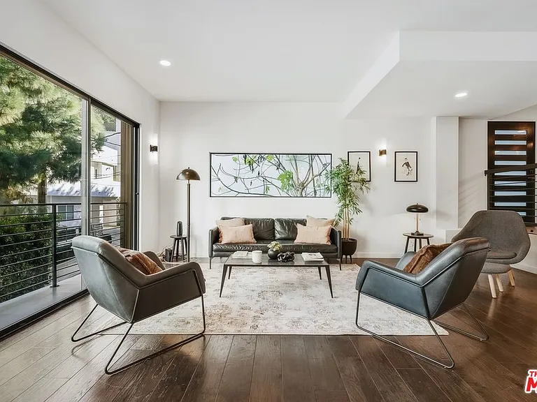 3601 Dixie Canyon Pl — Photo 3