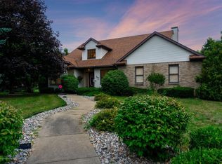 687 Parkview Cir, Saint Johns, MI