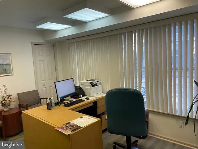 536 Walnut Ln #MEDICAL OFFICE — Photo 2
