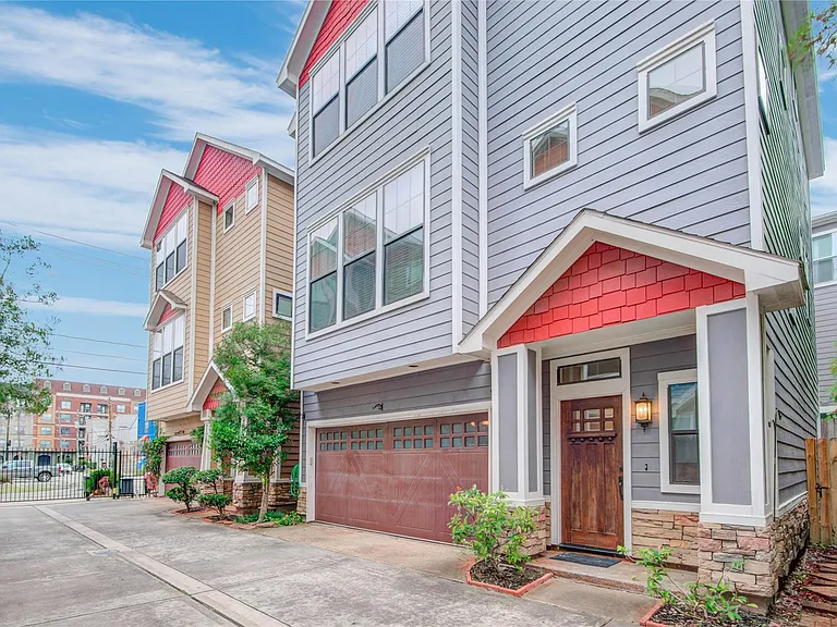 2414 Charleston St #B — Photo 2