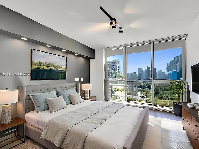 1750 N Bayshore Dr #2510 — Photo 6