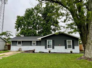 349 Woodland Dr, Chatham, IL 62629