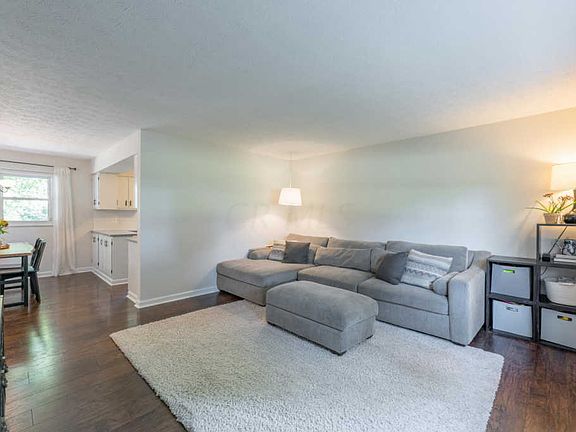 5th image of 230 N Parkway Dr
