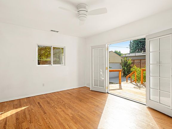 5th image of 2840 Stoner Ave