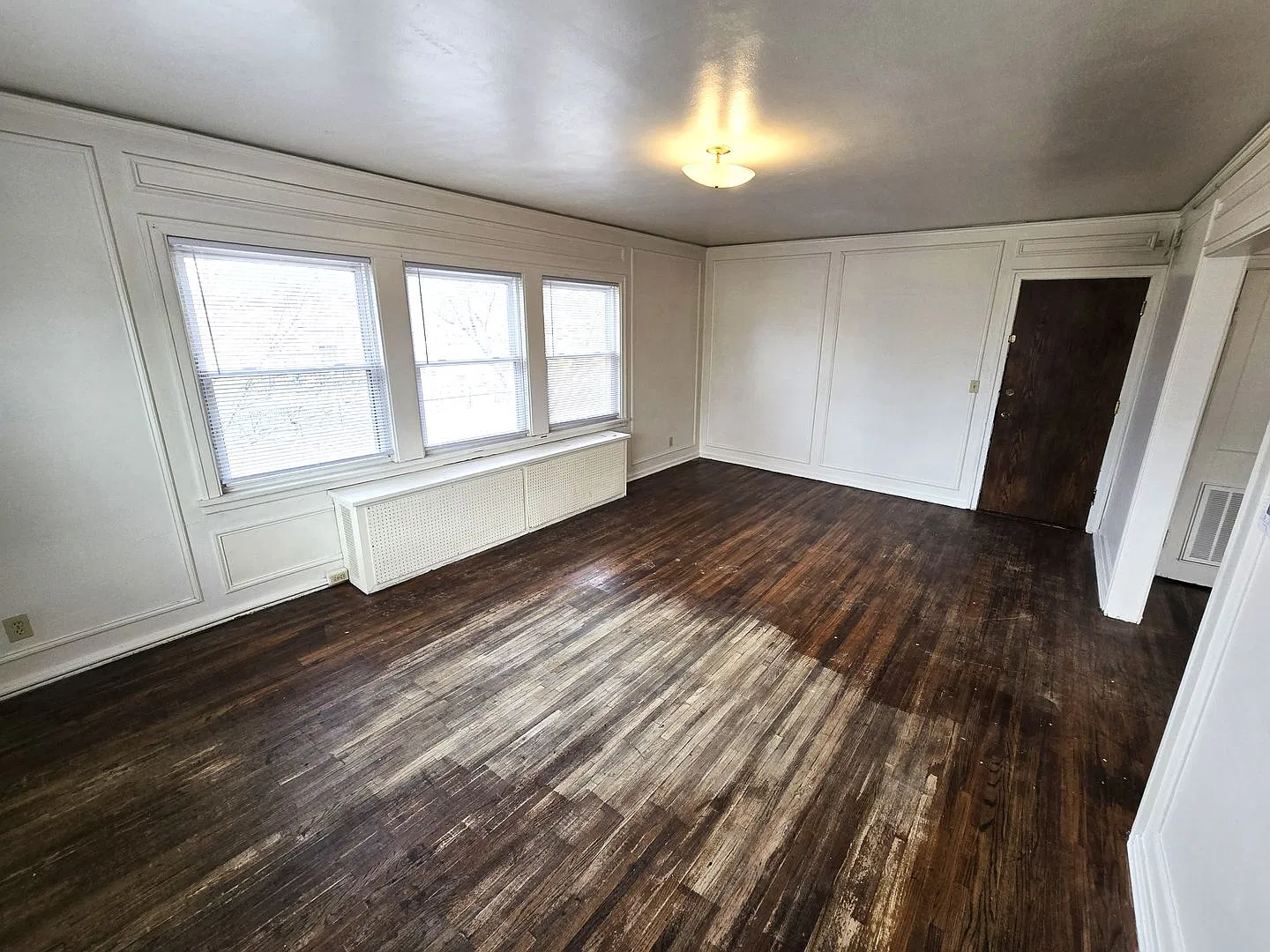 828 S. 16th Street Apartments — Photo 3