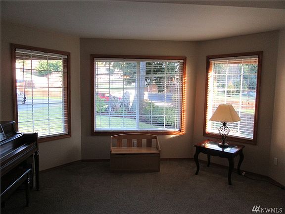 5th image of 15716 85th Ave NW