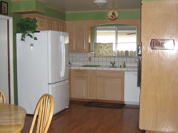 4th image of 808 Maplewood Dr