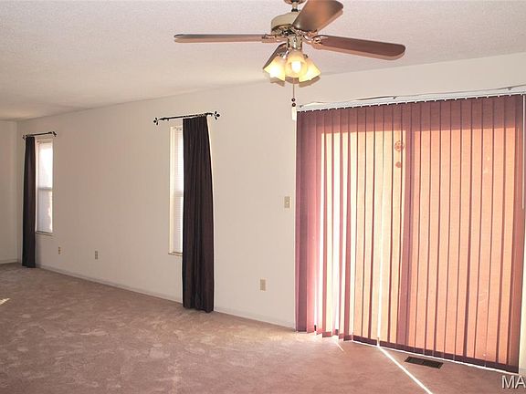 4th image of 1420 Royal Oak Ct