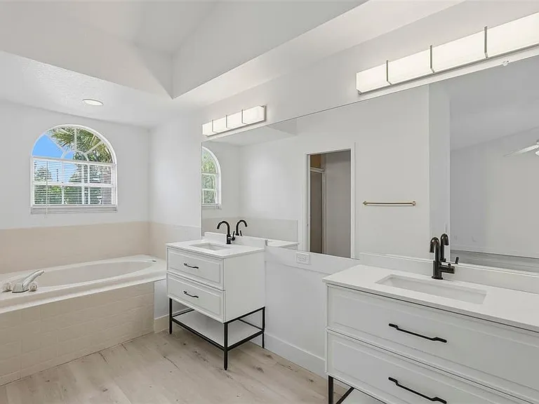 14510 Alejo Ct — Photo 19