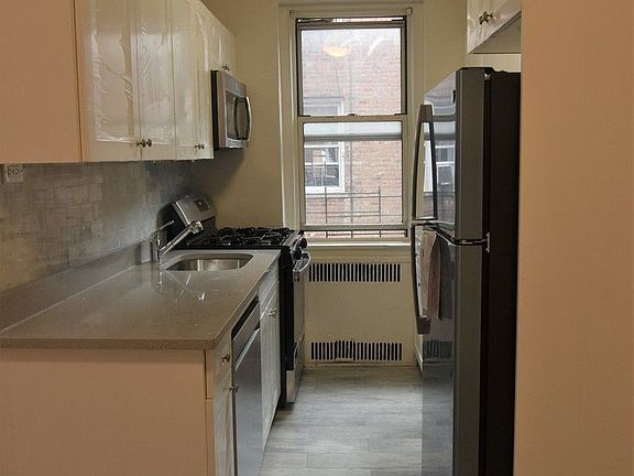 3rd image of 402 Ocean Pkwy #A405