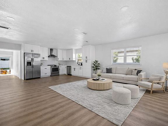 2nd image of 4618 W PEARL AVENUE
